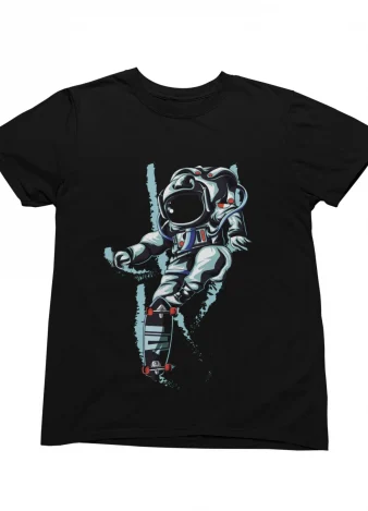 Camiseta Astronauta haciendo skate