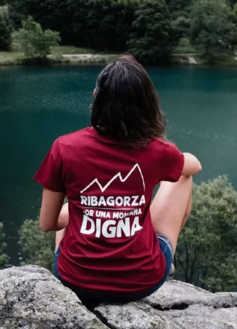 Camisetas Montañas dignas. – Ribagorza