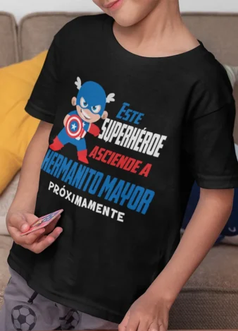 Camiseta Este superhéroe asciende a hermano mayor
